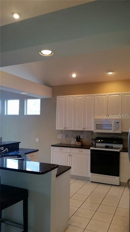 HAMPTON GREEN UNIT II - Residential Lease