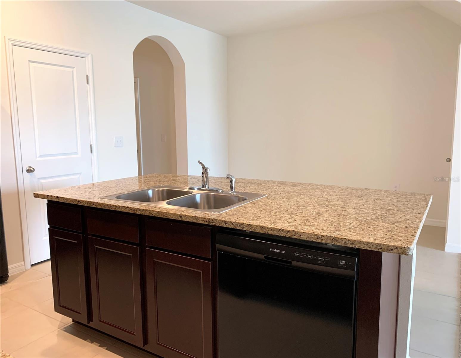 EAGLE PALM PH 3B - Residential Lease