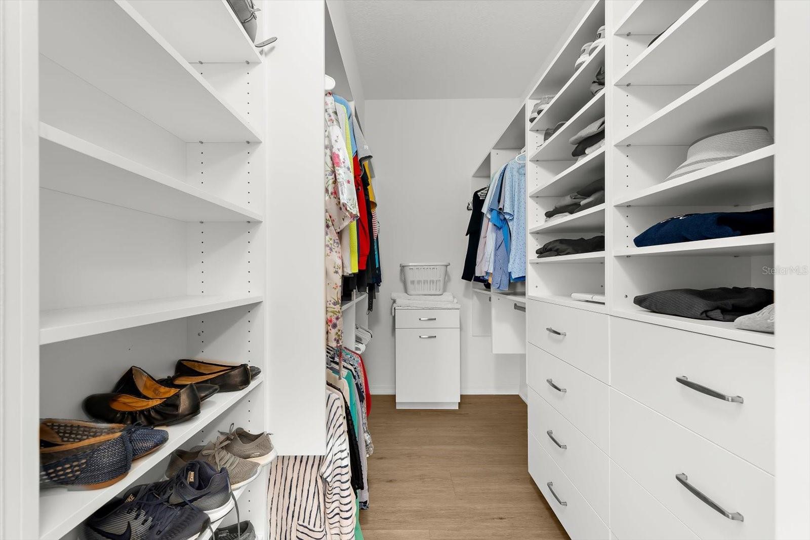 HERITAGE OAKS GOLF & COUNTRY CLUB - Residential