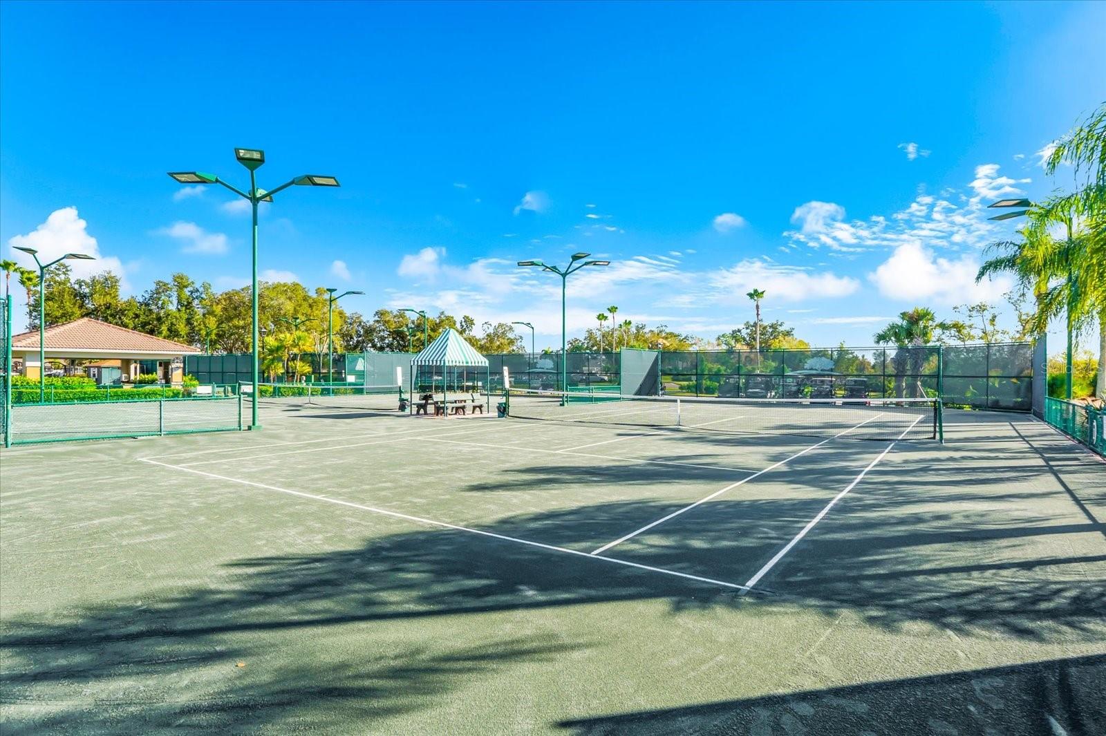 HERITAGE OAKS GOLF & COUNTRY CLUB - Residential