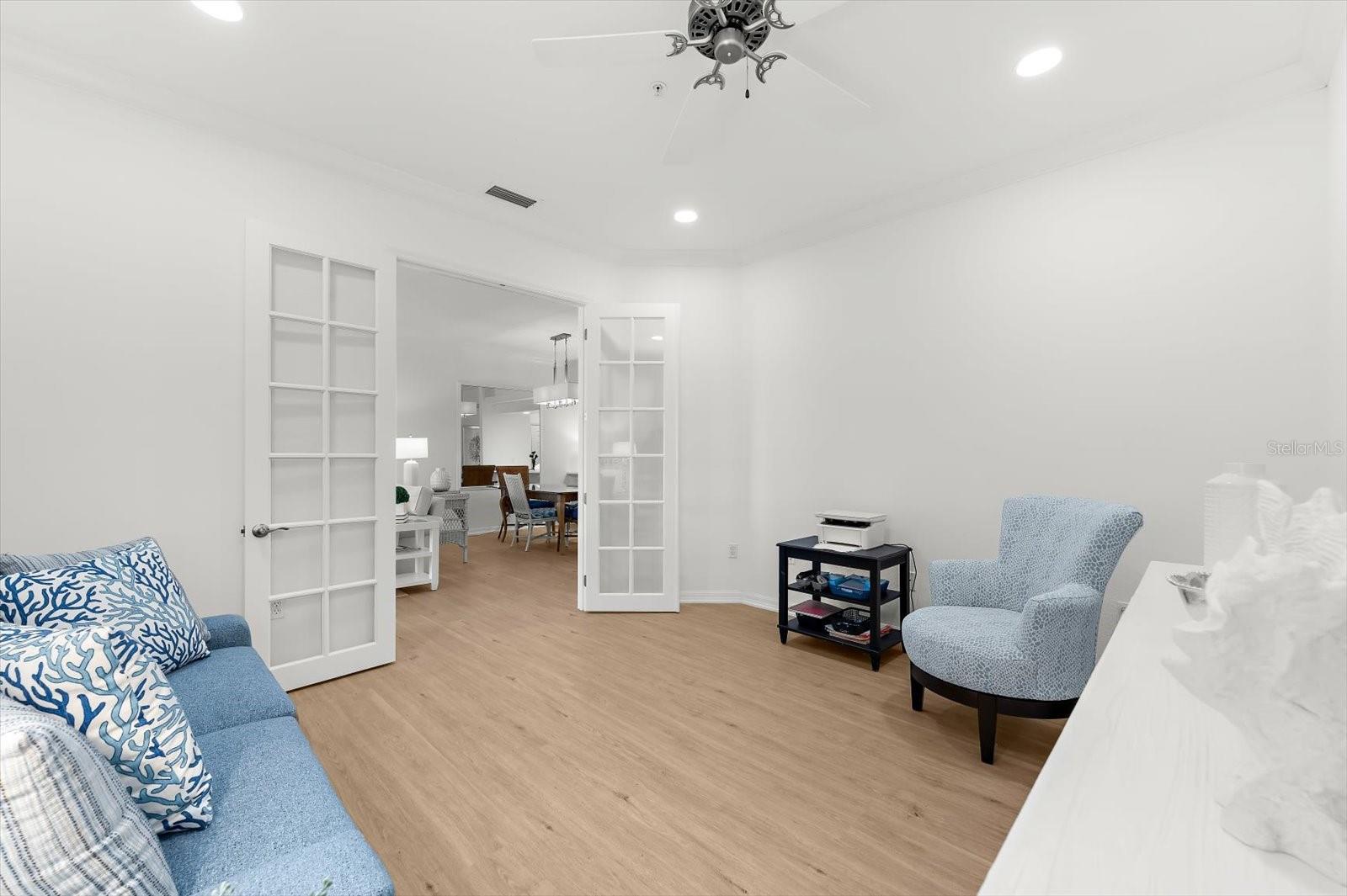 HERITAGE OAKS GOLF & COUNTRY CLUB - Residential