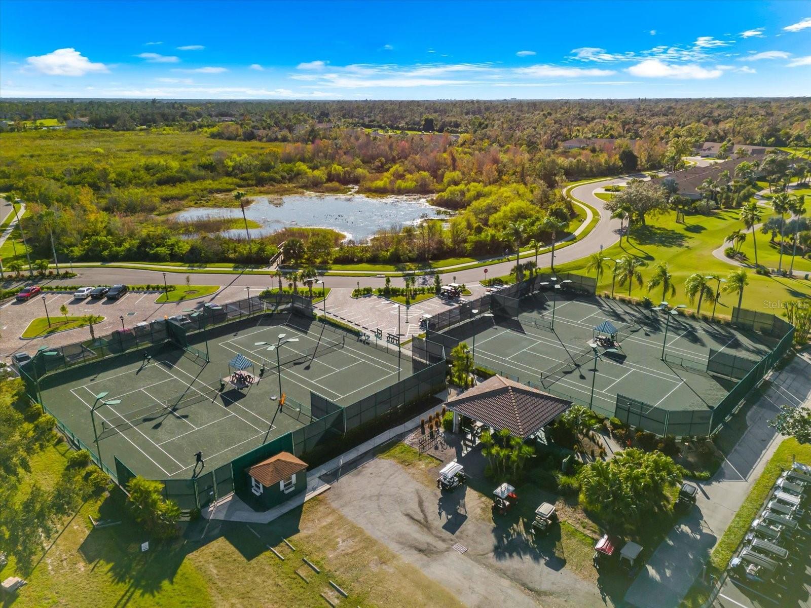 HERITAGE OAKS GOLF & COUNTRY CLUB - Residential