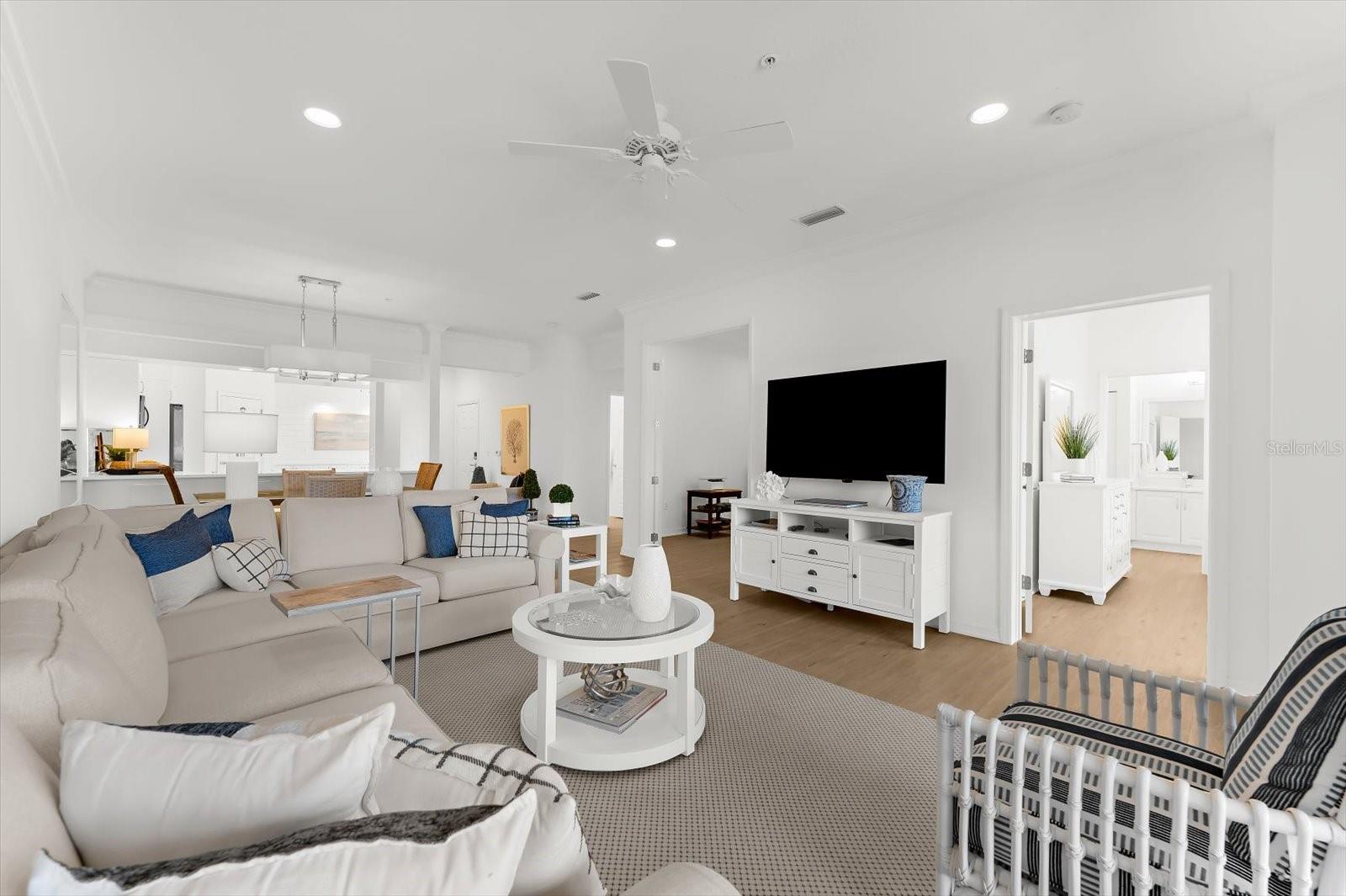 HERITAGE OAKS GOLF & COUNTRY CLUB - Residential