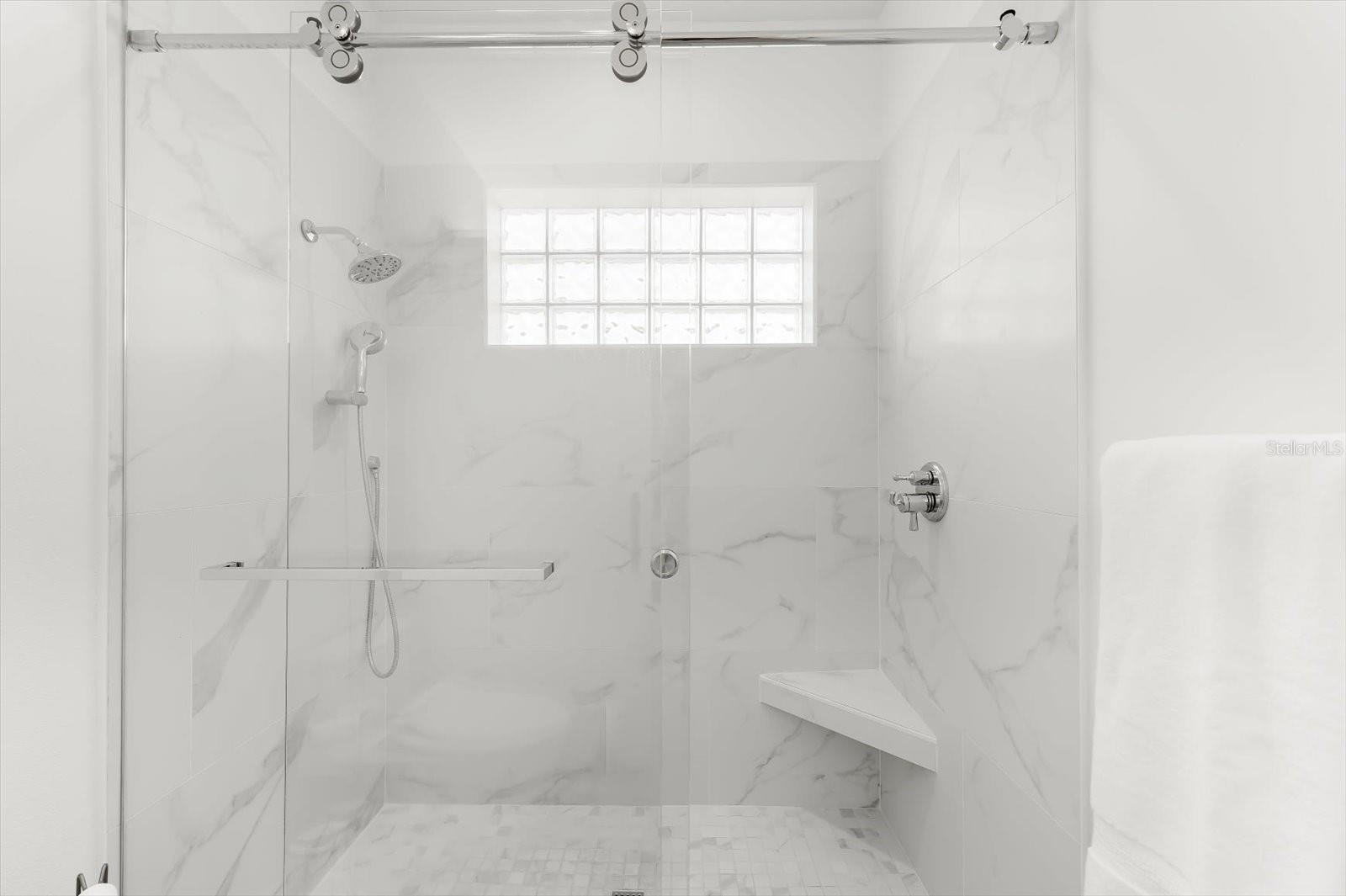 HERITAGE OAKS GOLF & COUNTRY CLUB - Residential