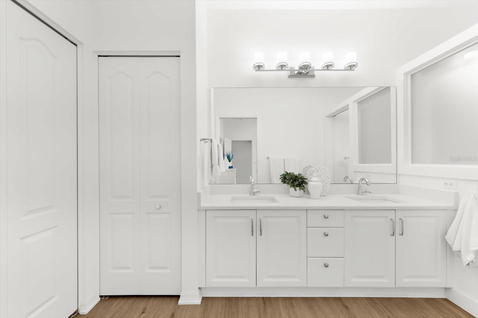 HERITAGE OAKS GOLF & COUNTRY CLUB - Residential