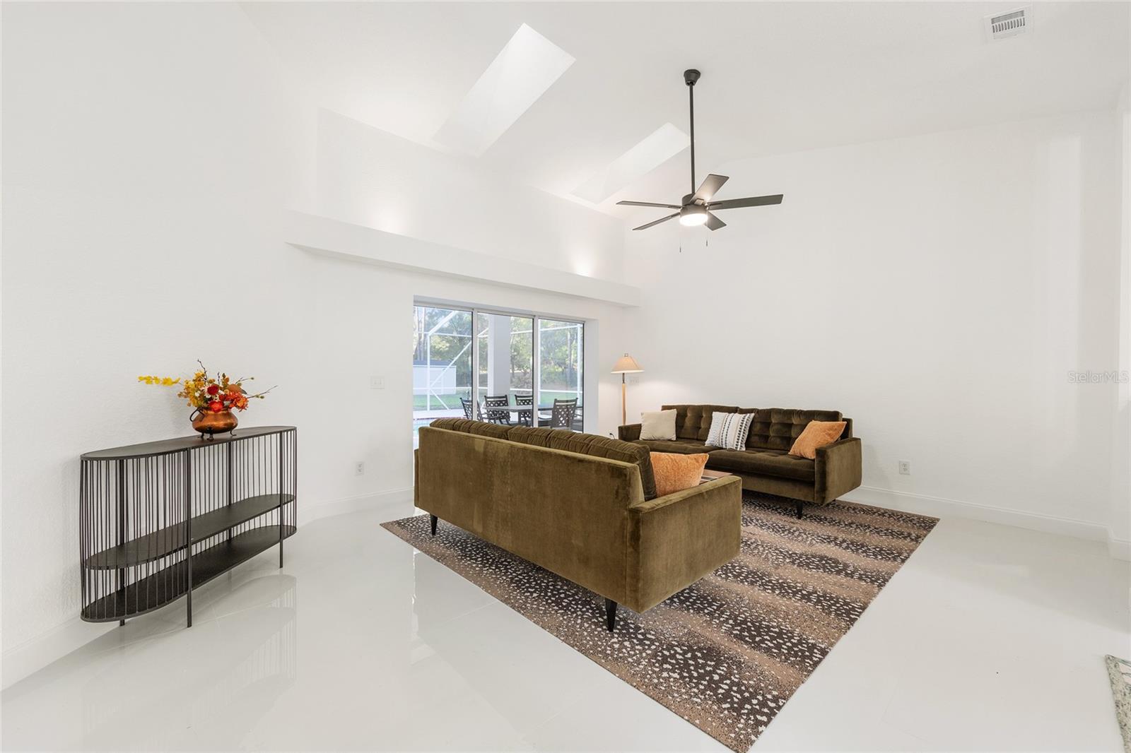 RAINBOW SPGS 04 REP - Residential