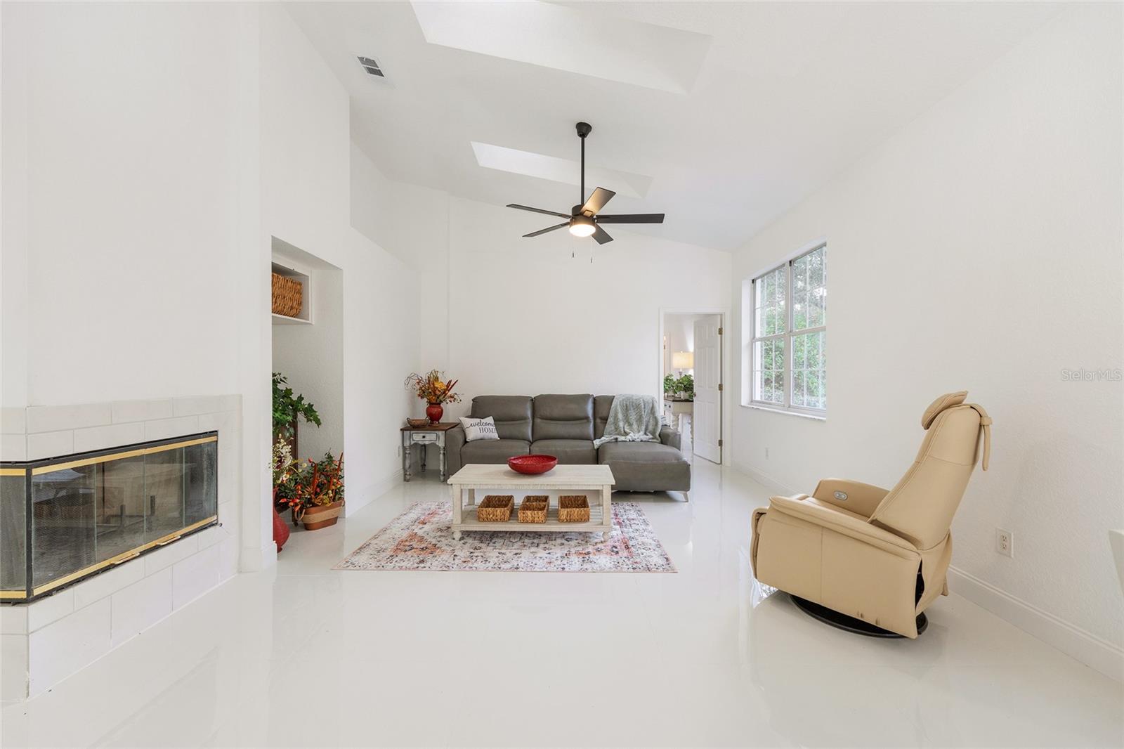 RAINBOW SPGS 04 REP - Residential