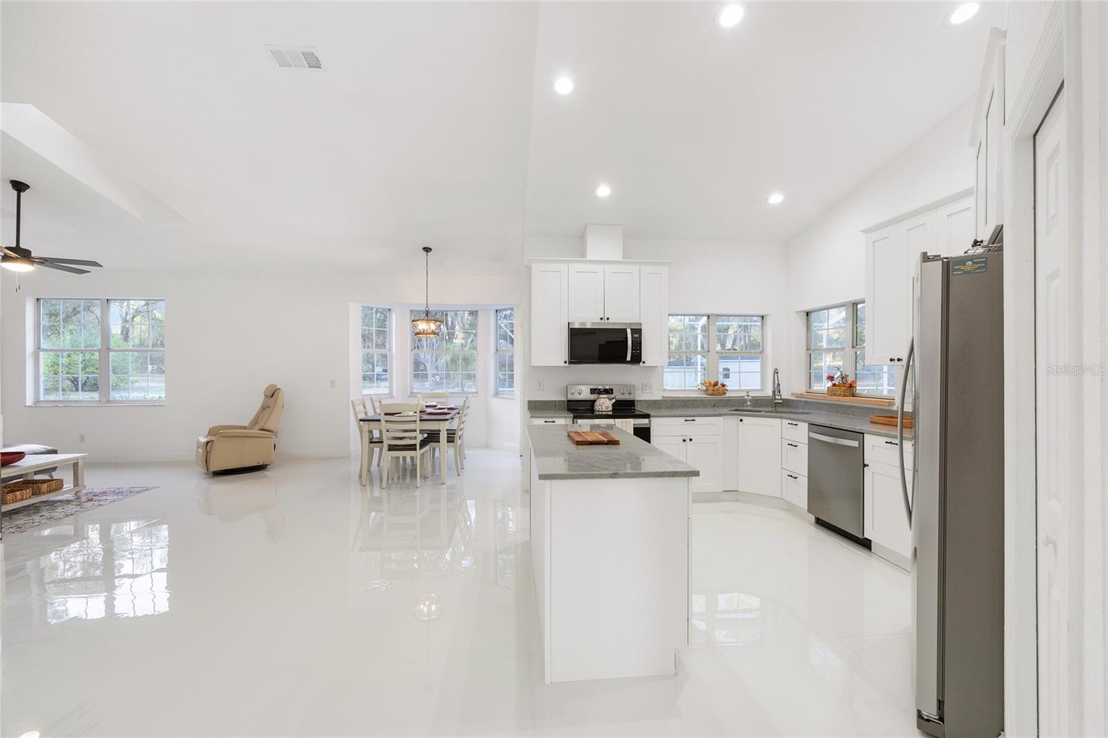 RAINBOW SPGS 04 REP - Residential