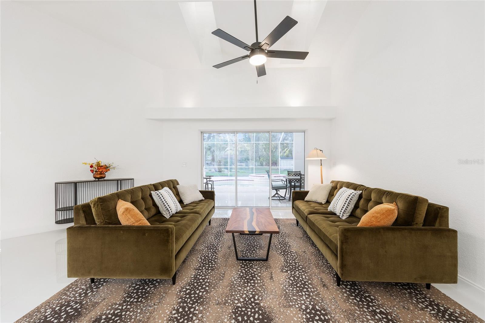 RAINBOW SPGS 04 REP - Residential