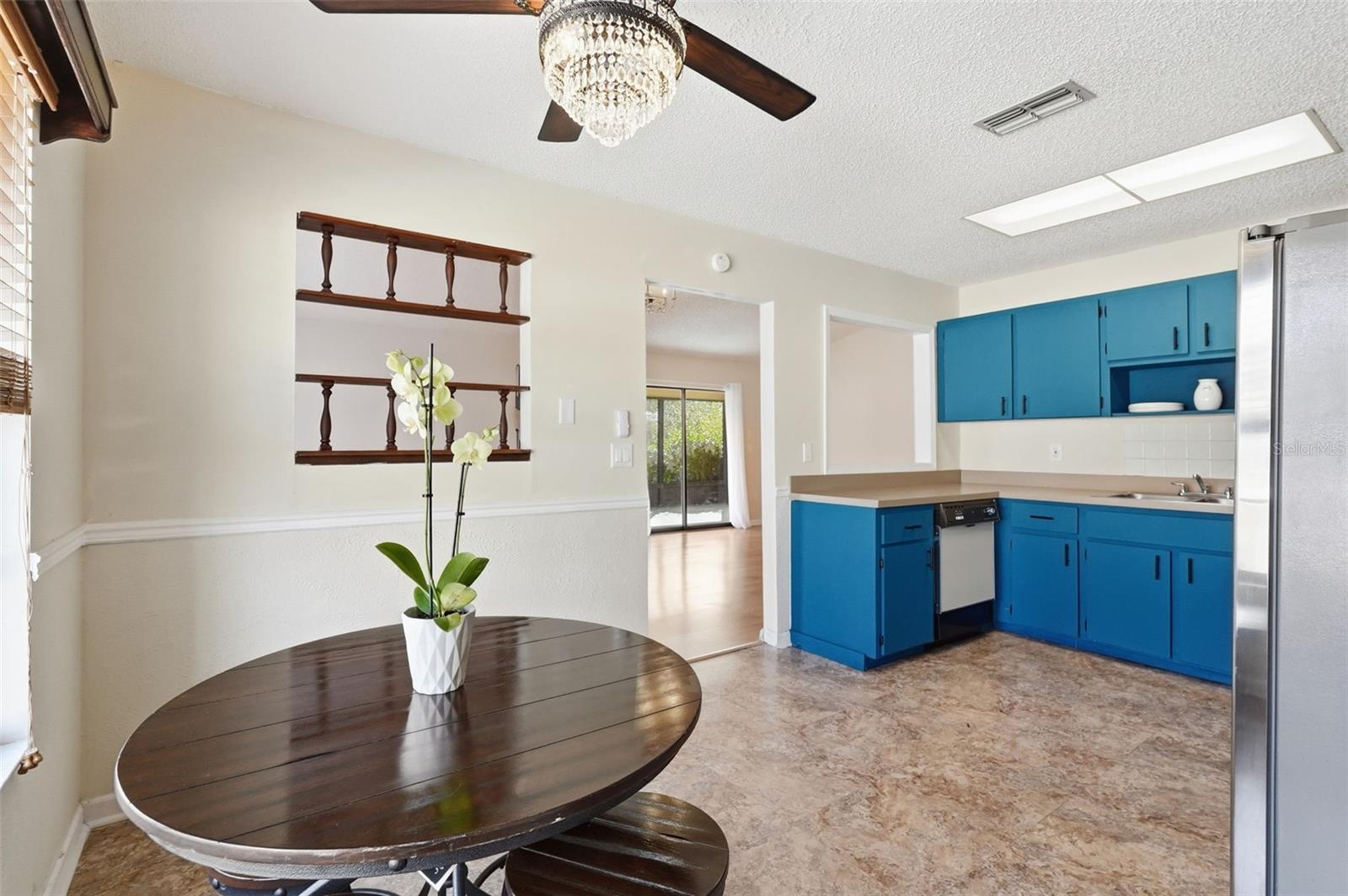 RAINBOW LAKES ESTATE - Residential