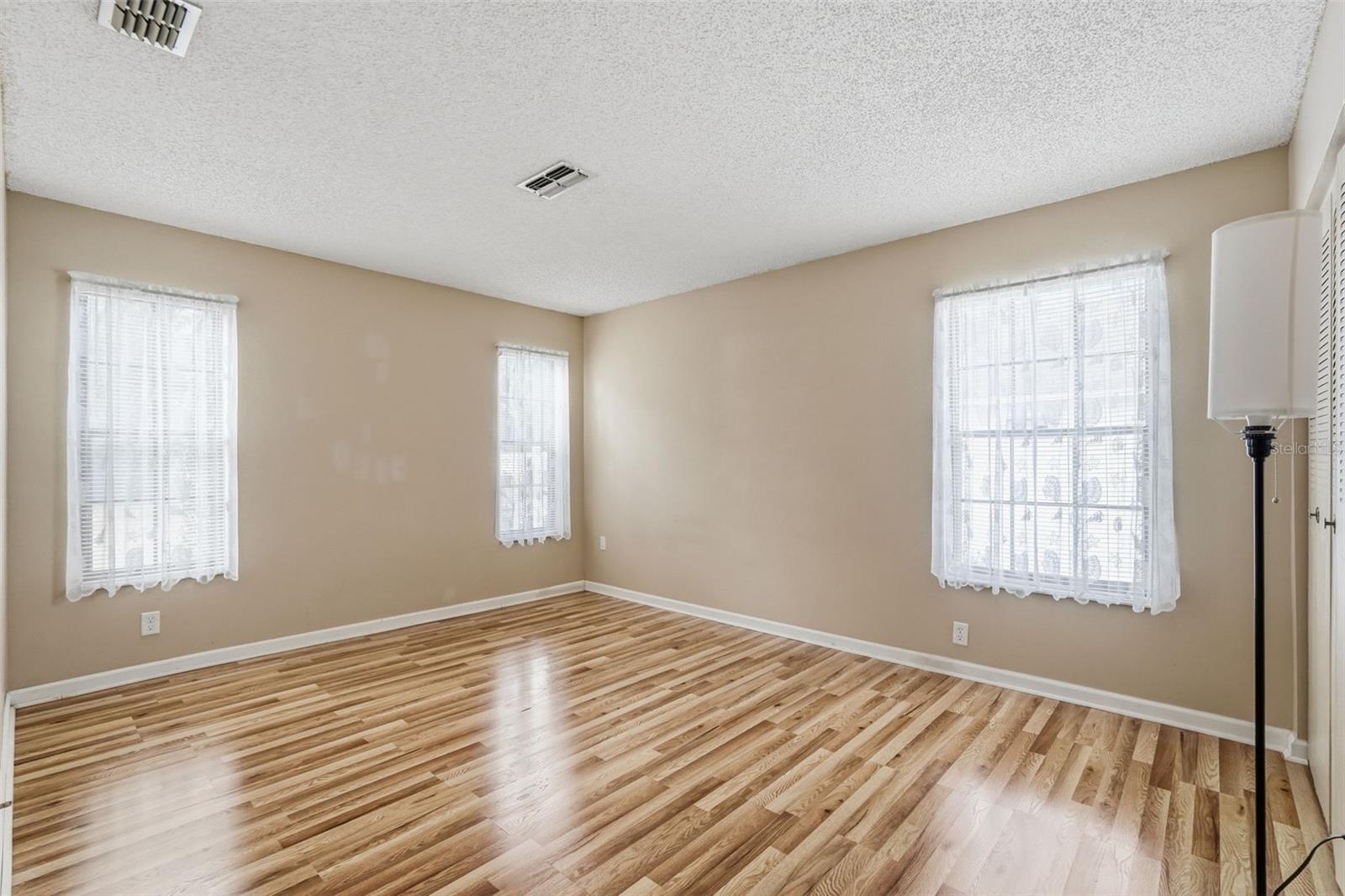 RAINBOW LAKES ESTATE - Residential