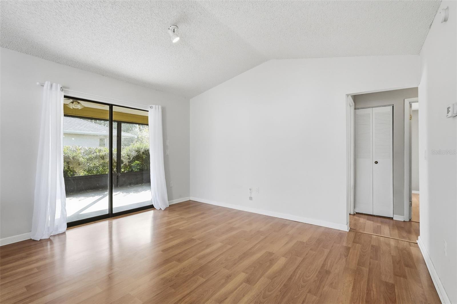 RAINBOW LAKES ESTATE - Residential