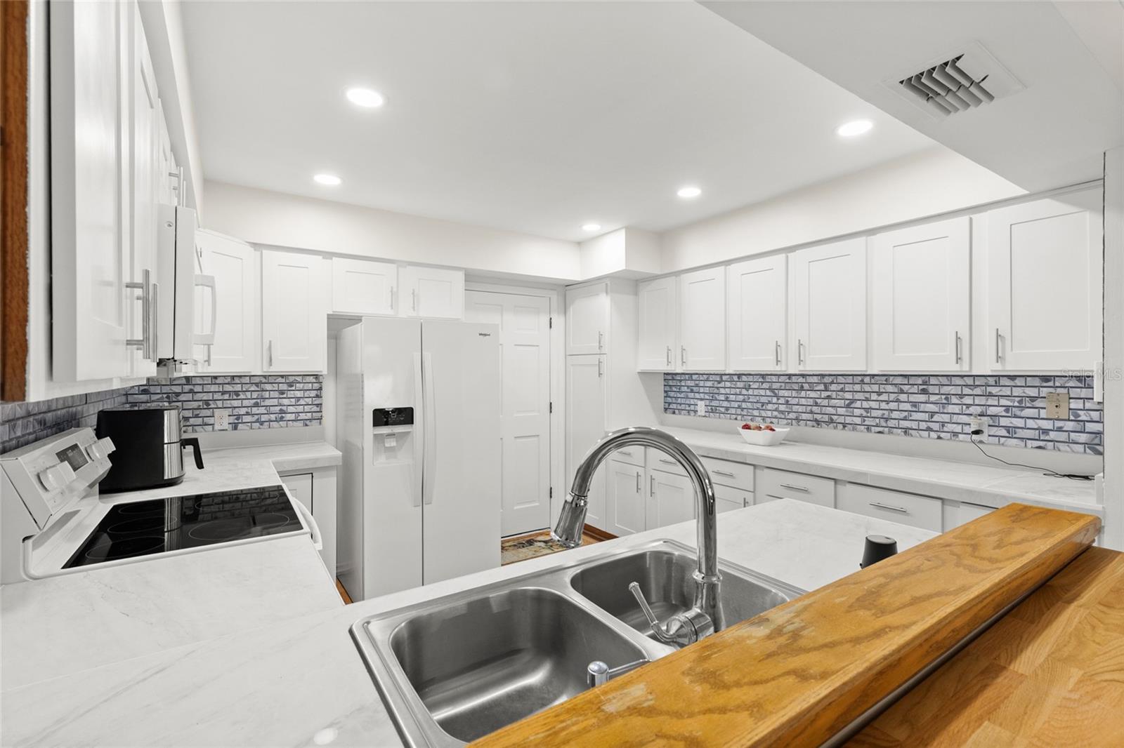 ERROL ESTATE - Residential