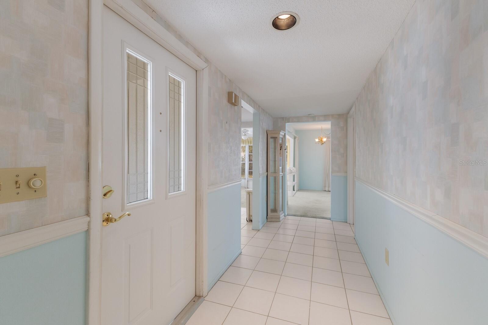 5571 RIVERBLUFF CIRCLE V1