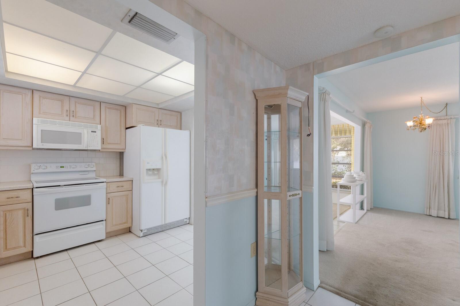 5571 RIVERBLUFF CIRCLE V1