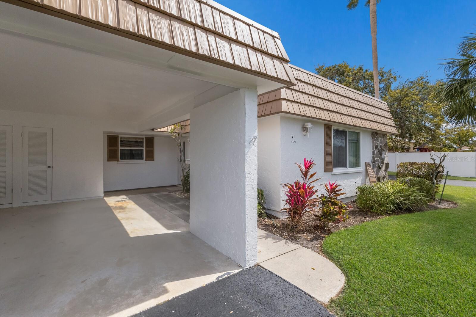 5571 RIVERBLUFF CIRCLE V1