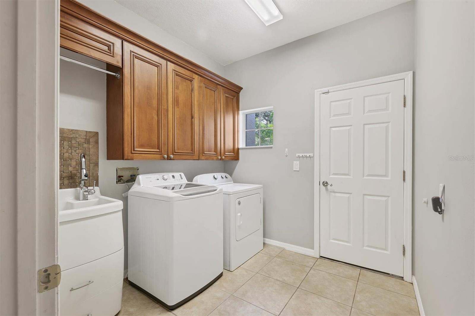 PARK TRACE ESTATES - Residential