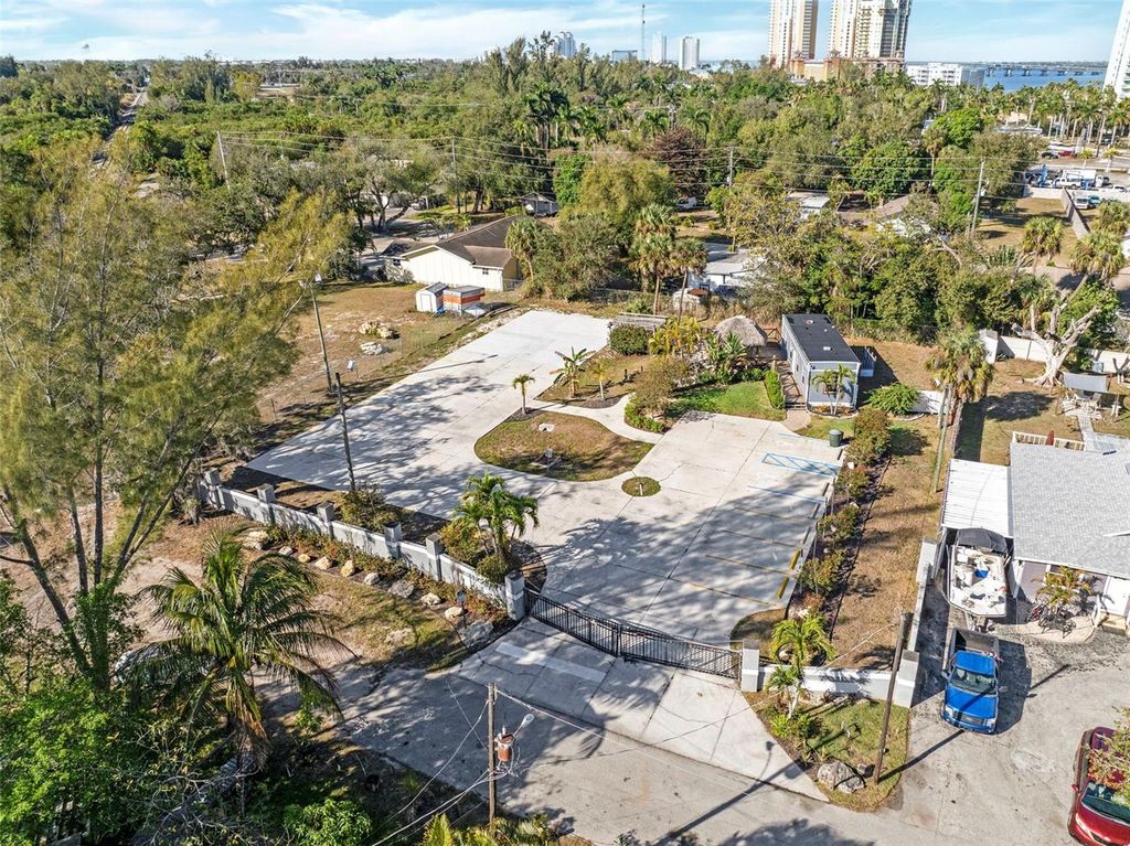 Photo of 1280 Williams Street, Fort Myers, FL 33916 (MLS # C7522412)