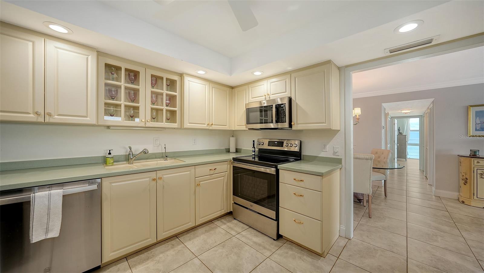 ST ARMAND TOWERS NORTH - Residential Lease