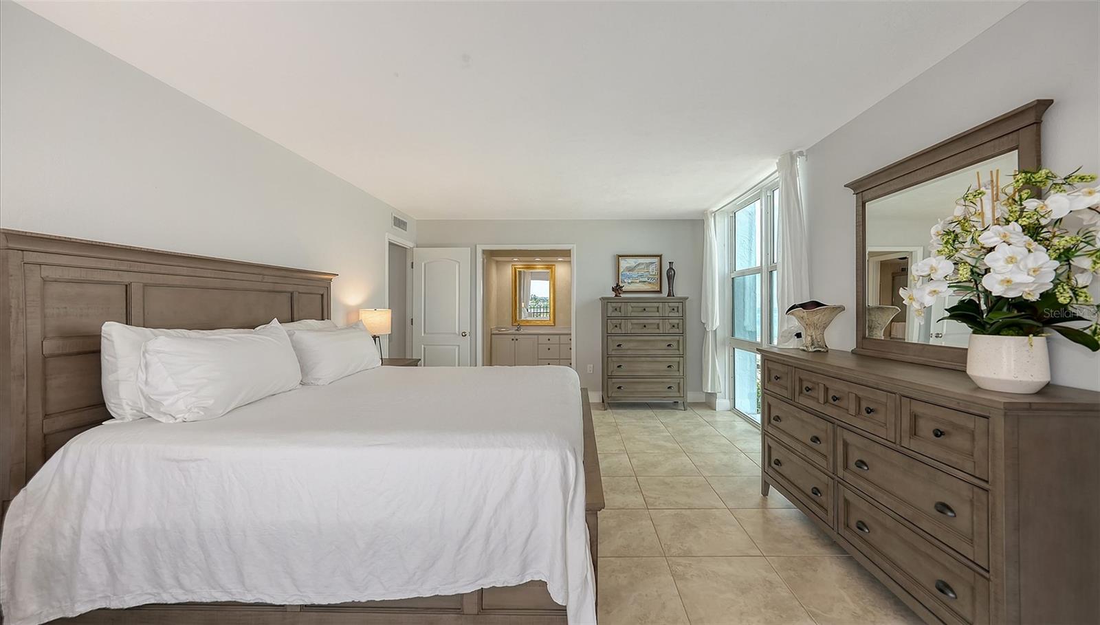 ST ARMAND TOWERS NORTH - Residential Lease