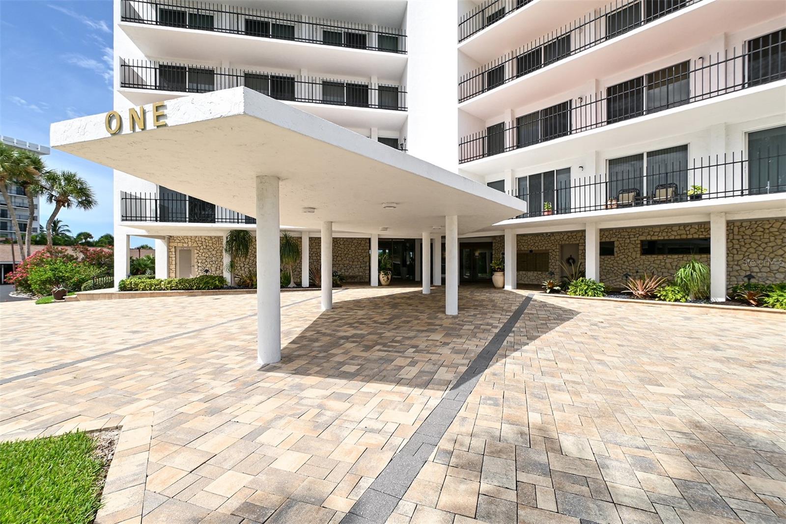 ST ARMAND TOWERS NORTH - Residential Lease