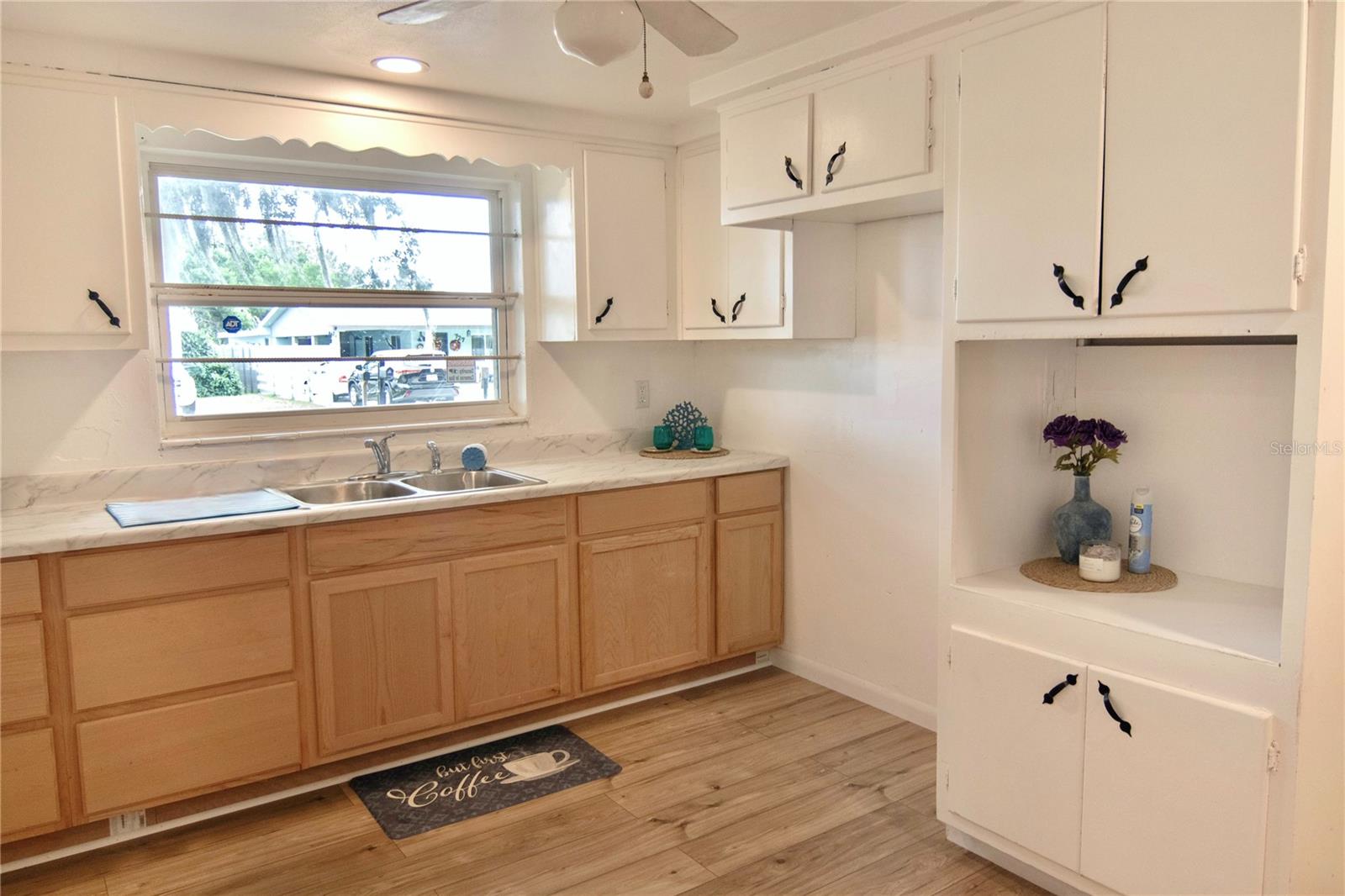 BAY STREET VILLAS - Residential