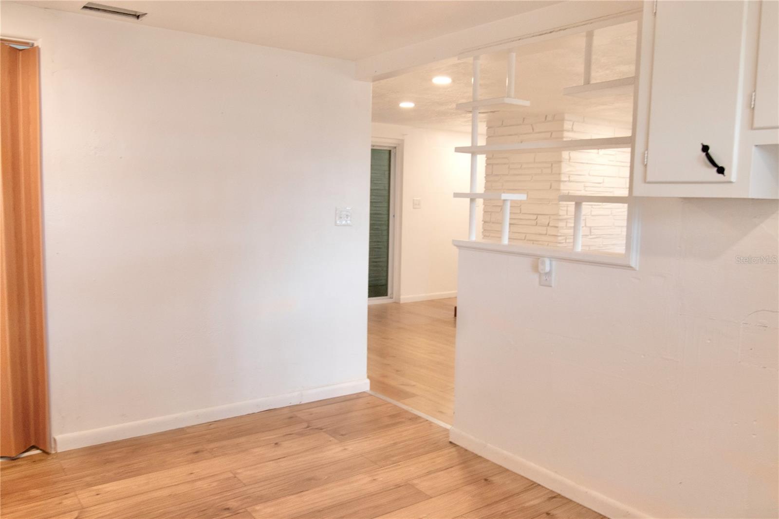 BAY STREET VILLAS - Residential