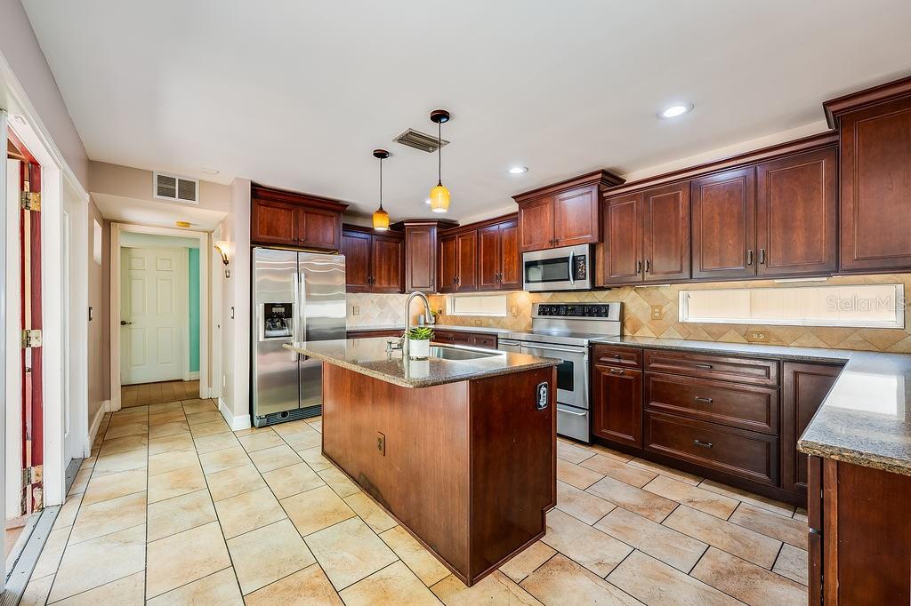 1835 OAK LANE