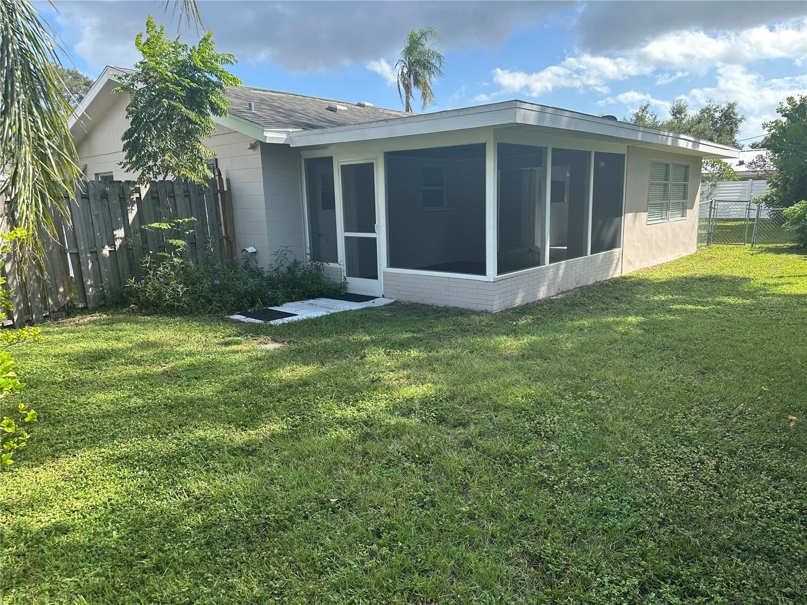 SOUTH GATE - Residential Lease