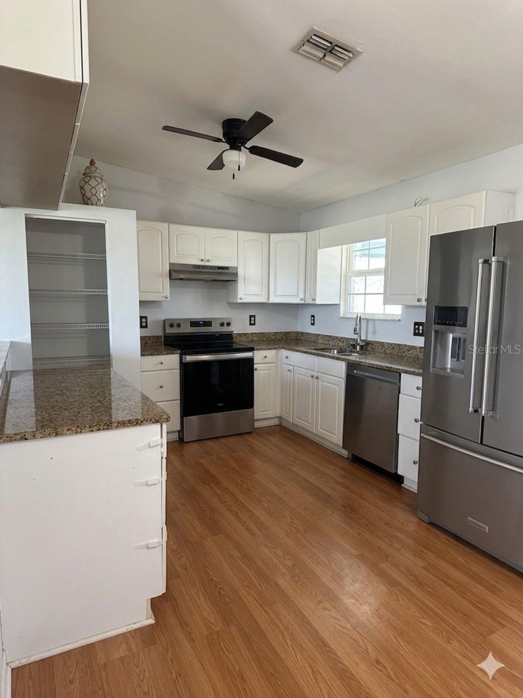 Photo of 900 NE 18th Terrace, Cape Coral, FL 33909 (MLS # C7525830)
