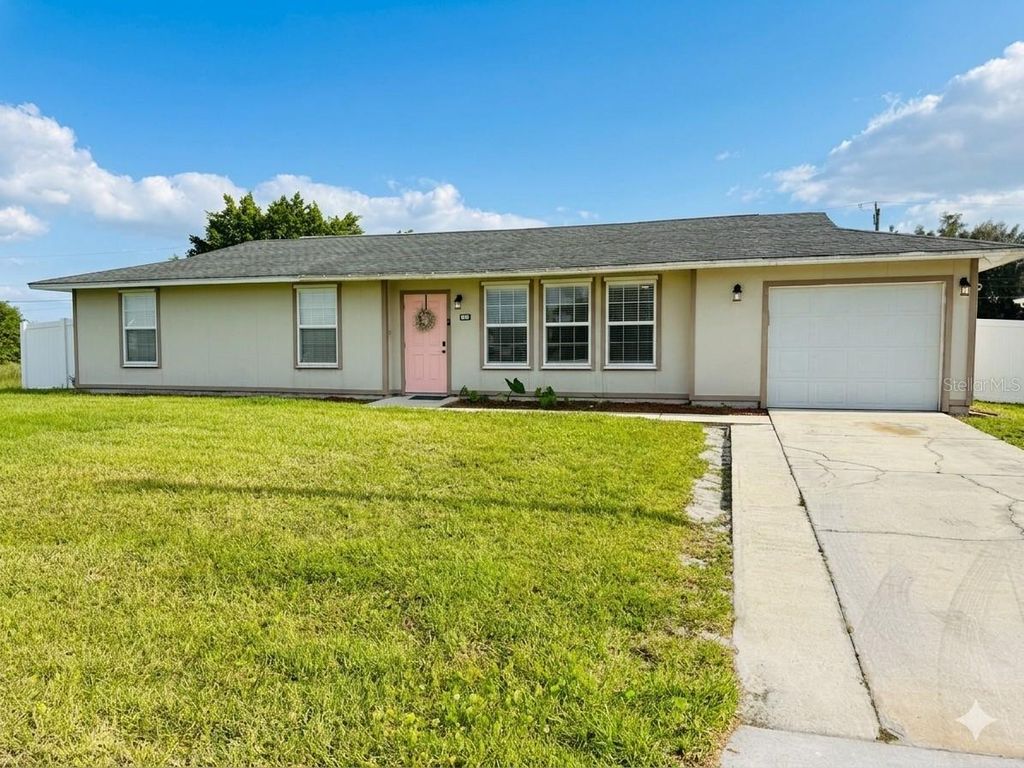 Photo of 900 NE 18th Terrace, Cape Coral, FL 33909 (MLS # C7525830)