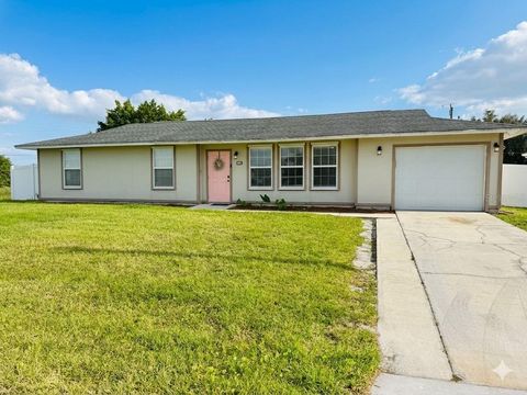 Photo of 900 NE 18th Terrace, Cape Coral, FL 33909 (MLS # C7525830)
