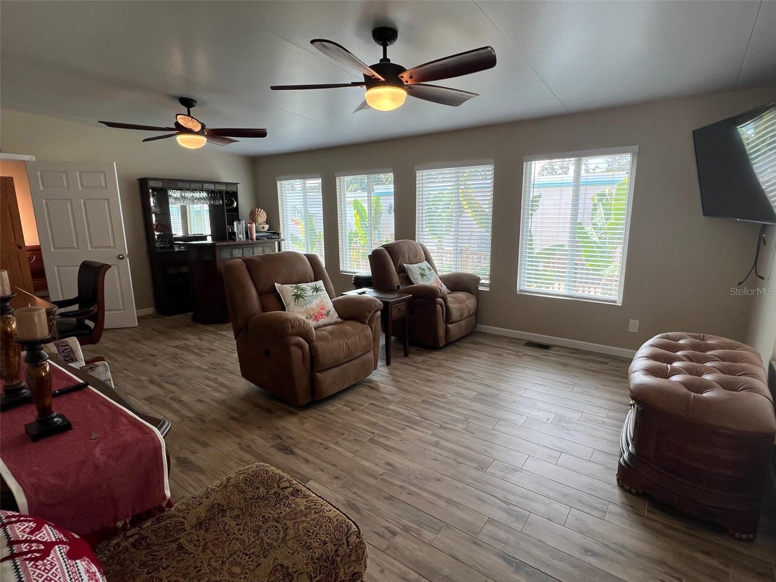 12651 SEMINOLE BOULEVARD 4F