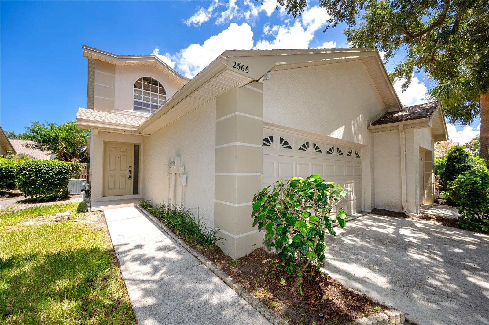 2566 W BROOK LANE
