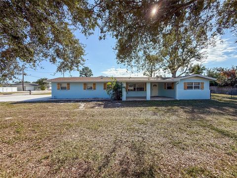 Photo of 2401 10th Street W, Palmetto, FL 34221 (MLS # A4677302)