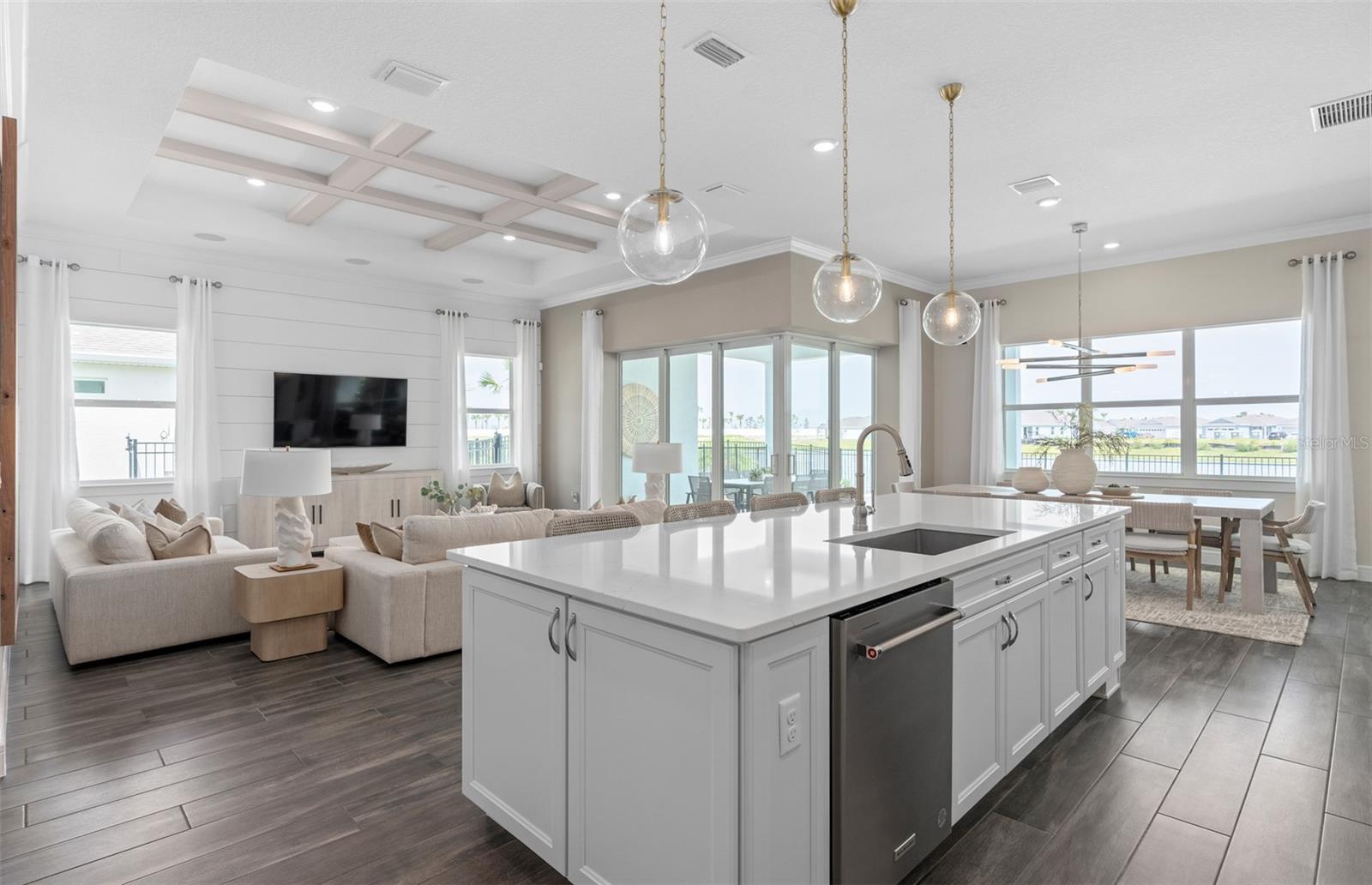 DEL WEBB OASIS - Residential