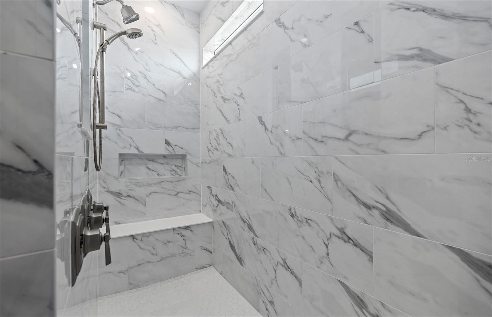 DEL WEBB OASIS - Residential