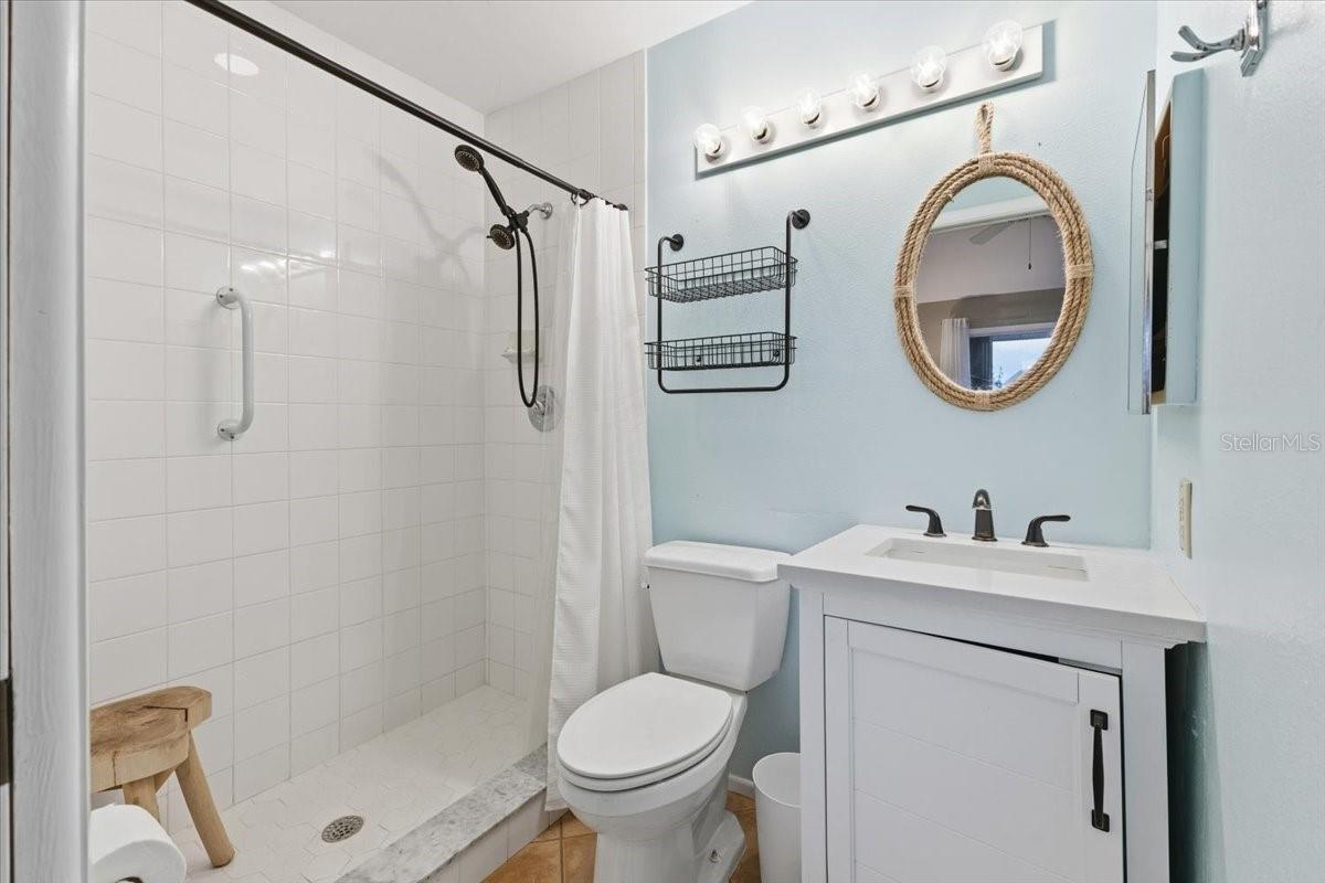 GOLDEN TEE PH 01 BLDG 14 - Residential