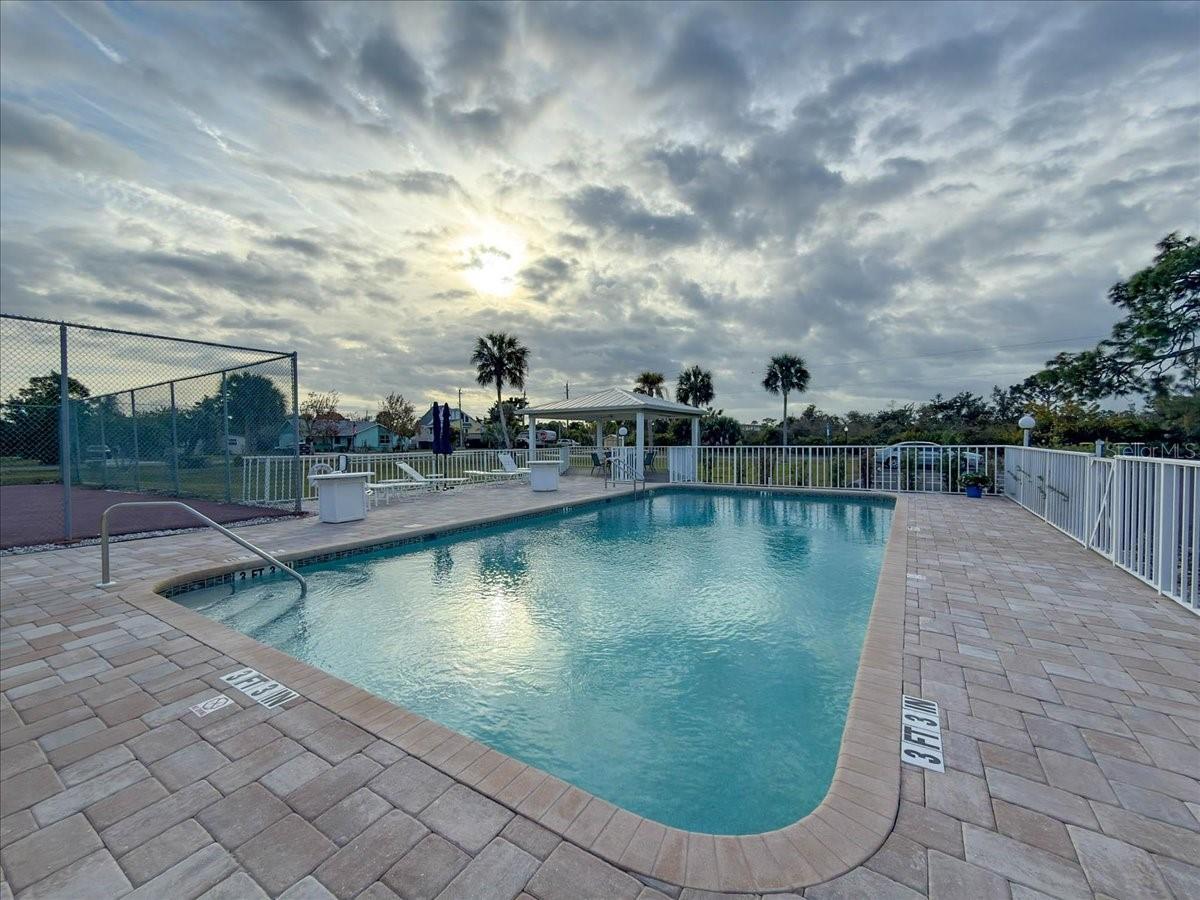 GOLDEN TEE PH 01 BLDG 14 - Residential