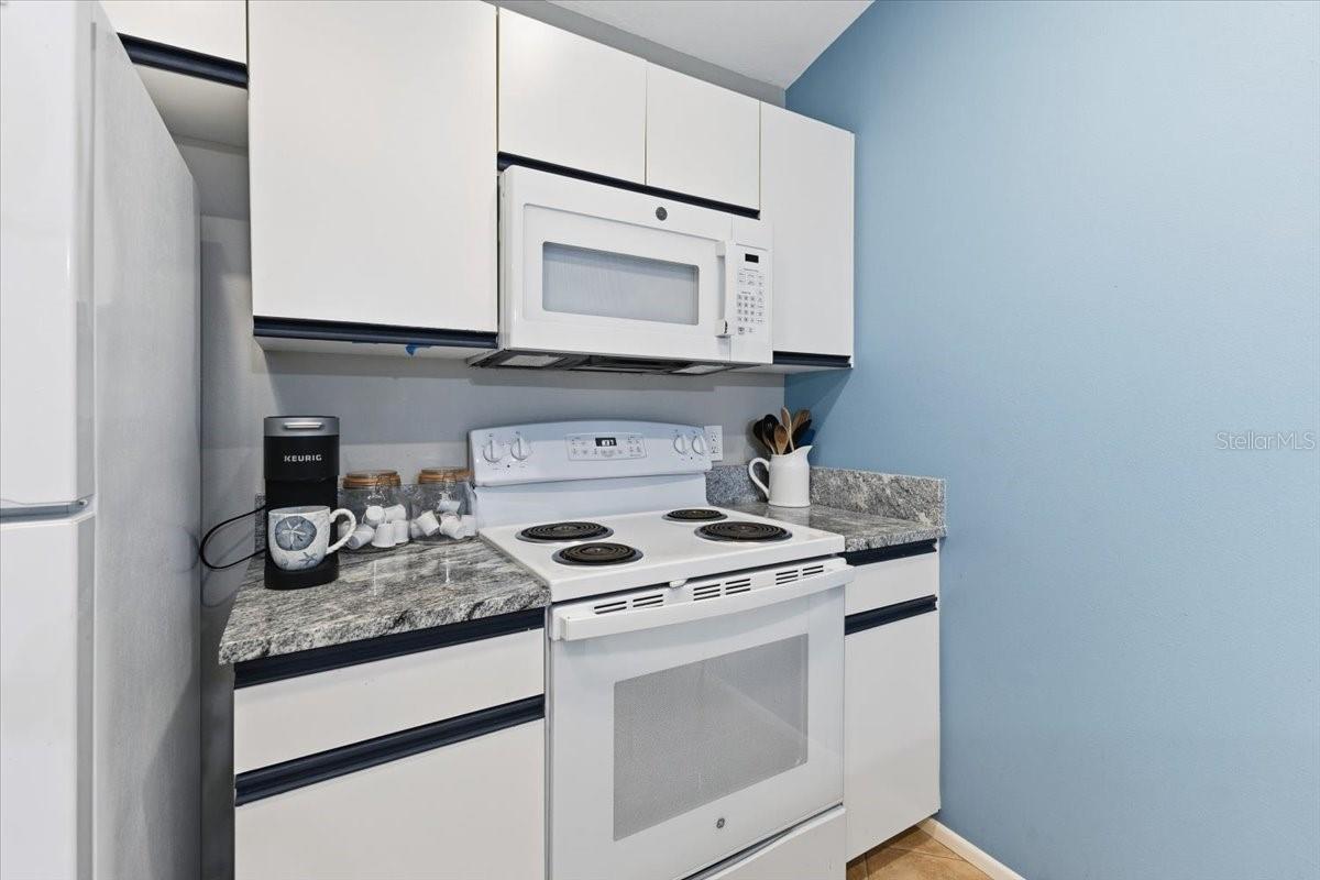 GOLDEN TEE PH 01 BLDG 14 - Residential