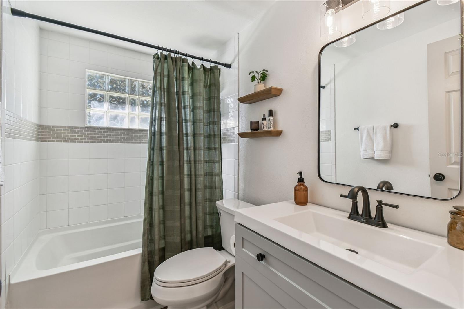 HALGREEN MANOR - Residential