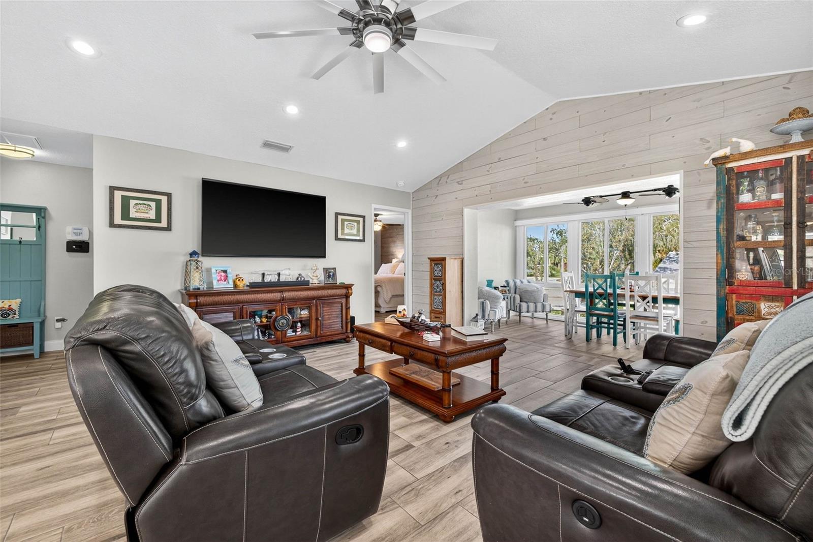 GULF HARBORS WOODLANDS - Residential