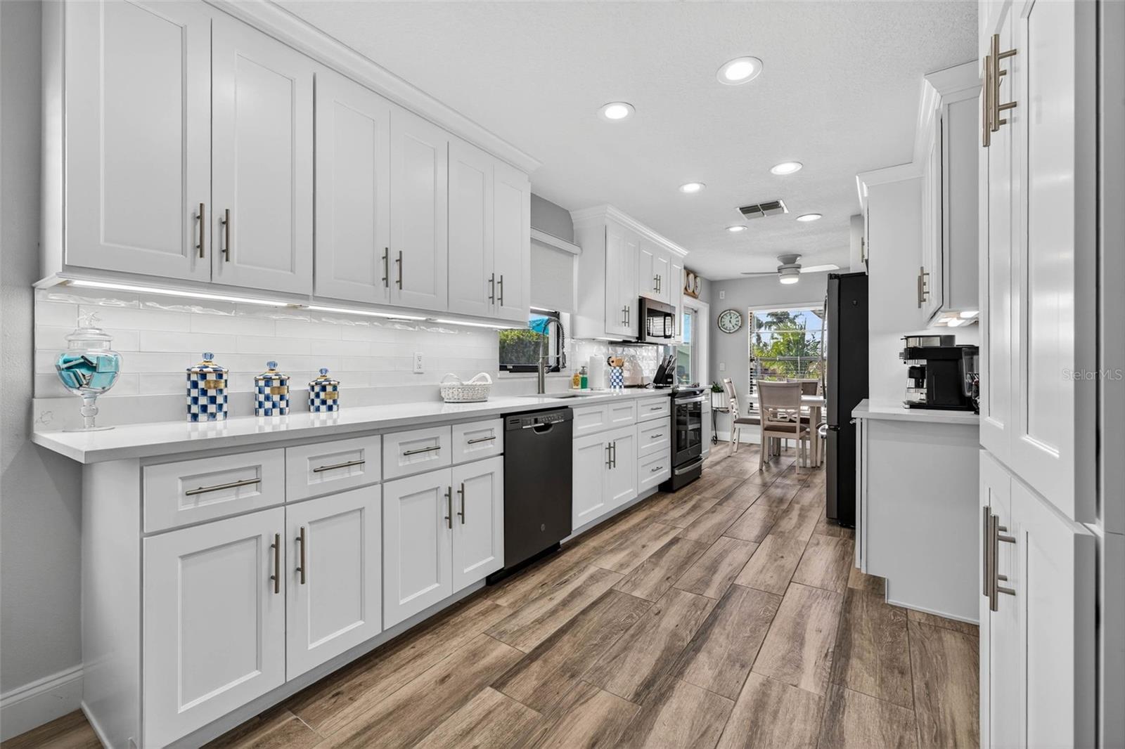 GULF HARBORS WOODLANDS - Residential