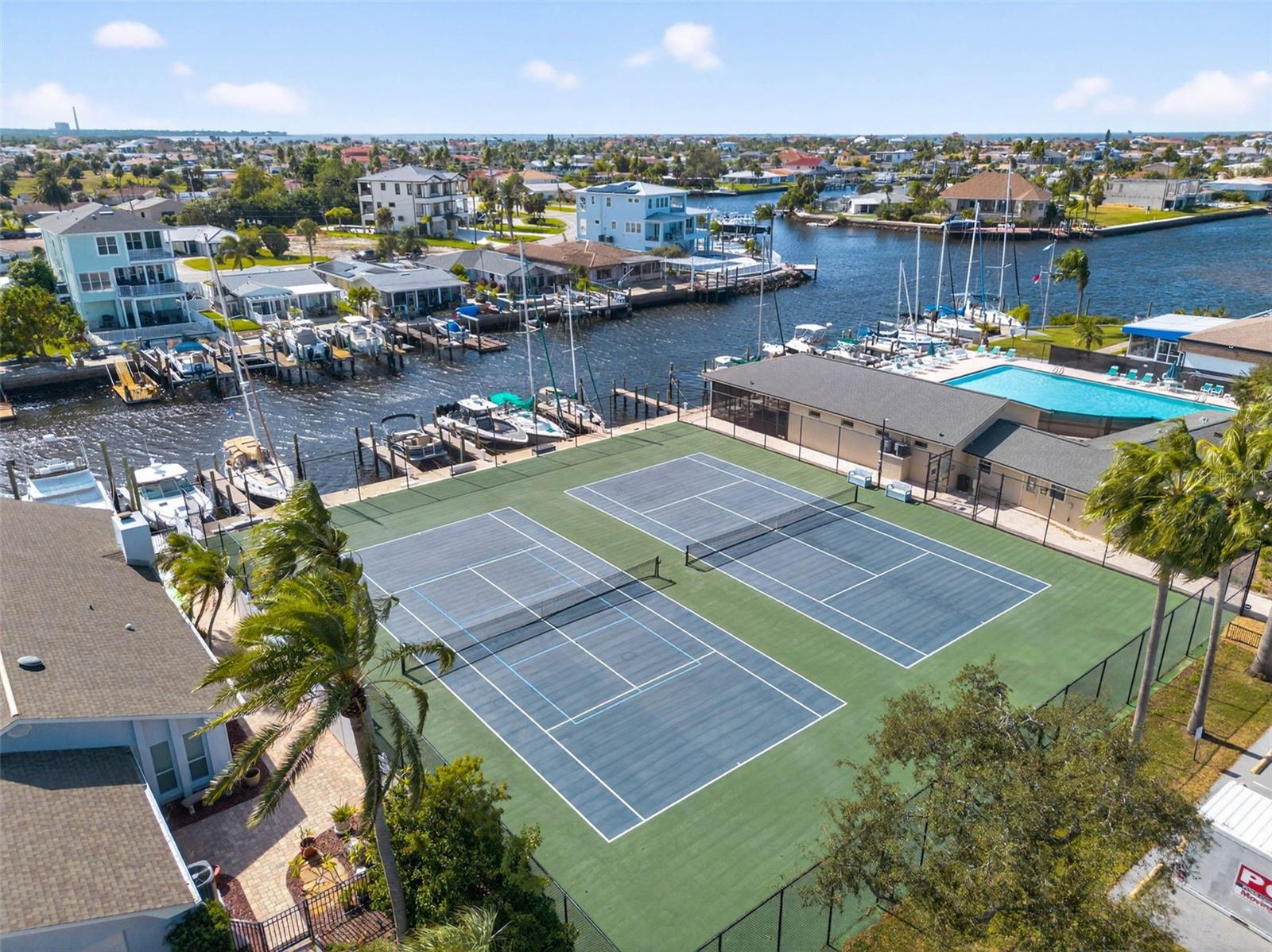 GULF HARBORS WOODLANDS - Residential