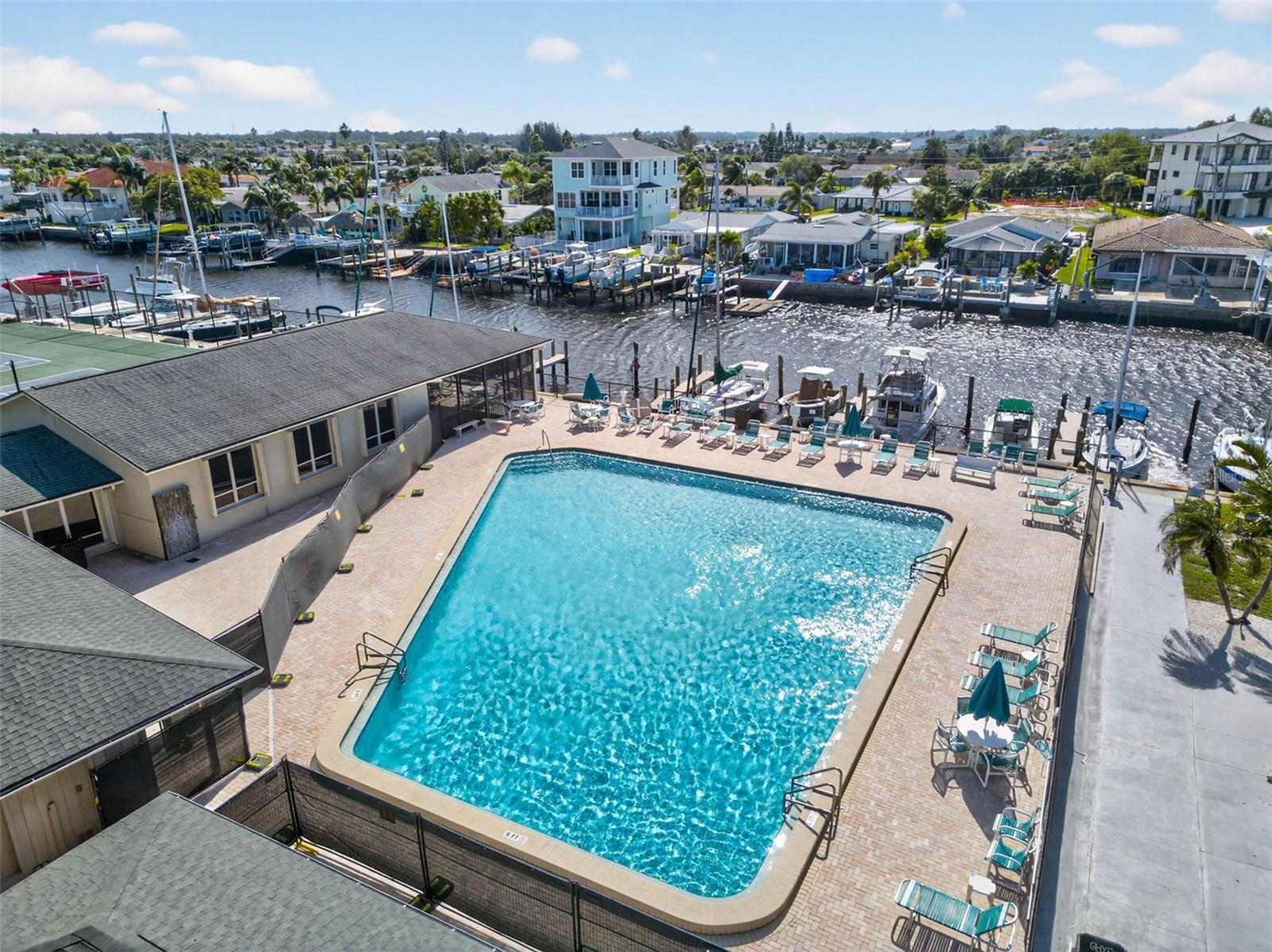 GULF HARBORS WOODLANDS - Residential