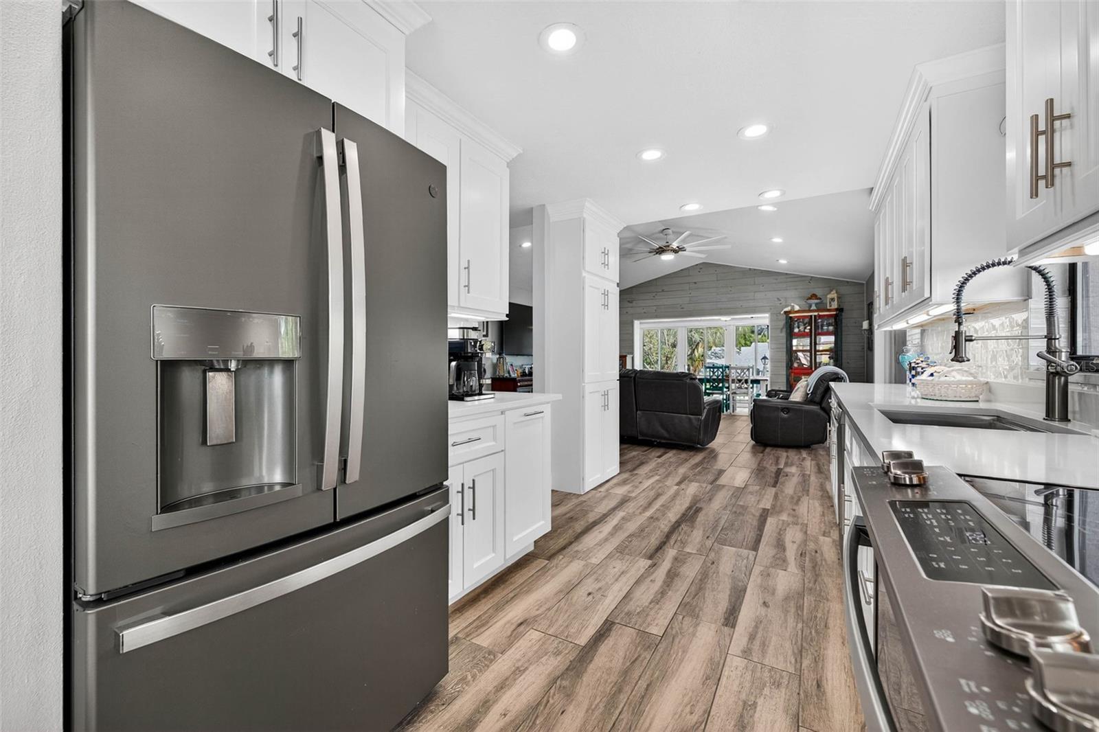 GULF HARBORS WOODLANDS - Residential