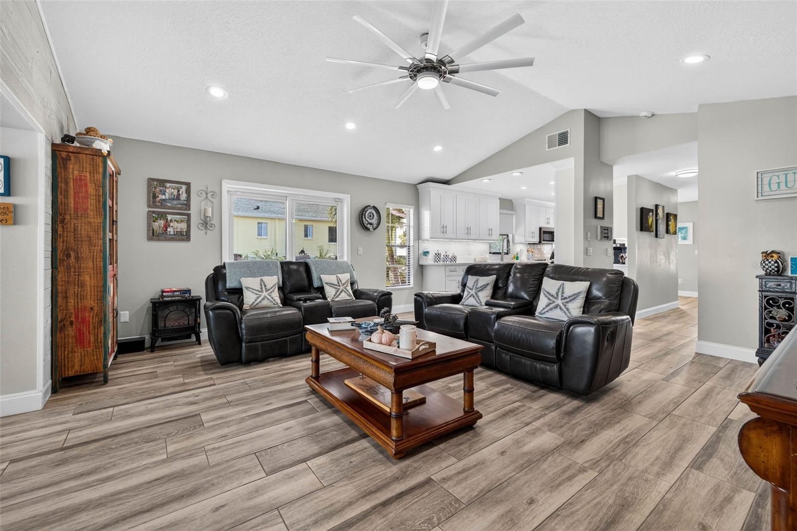 GULF HARBORS WOODLANDS - Residential