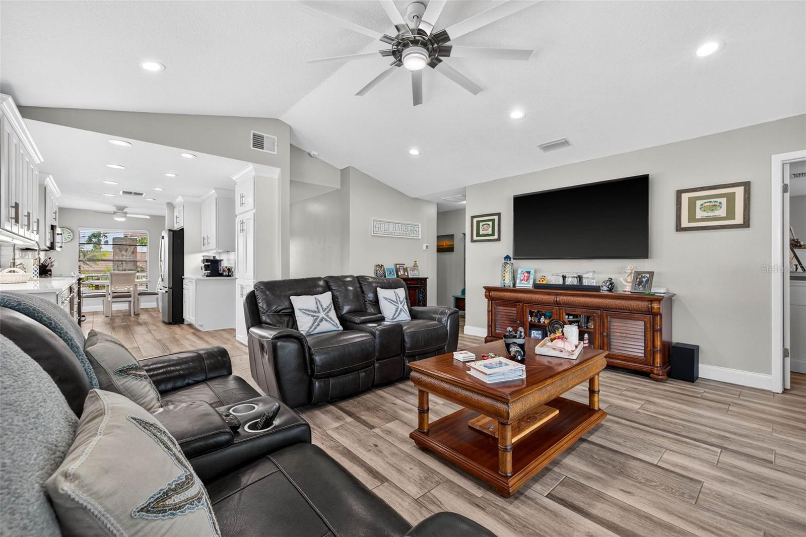 GULF HARBORS WOODLANDS - Residential