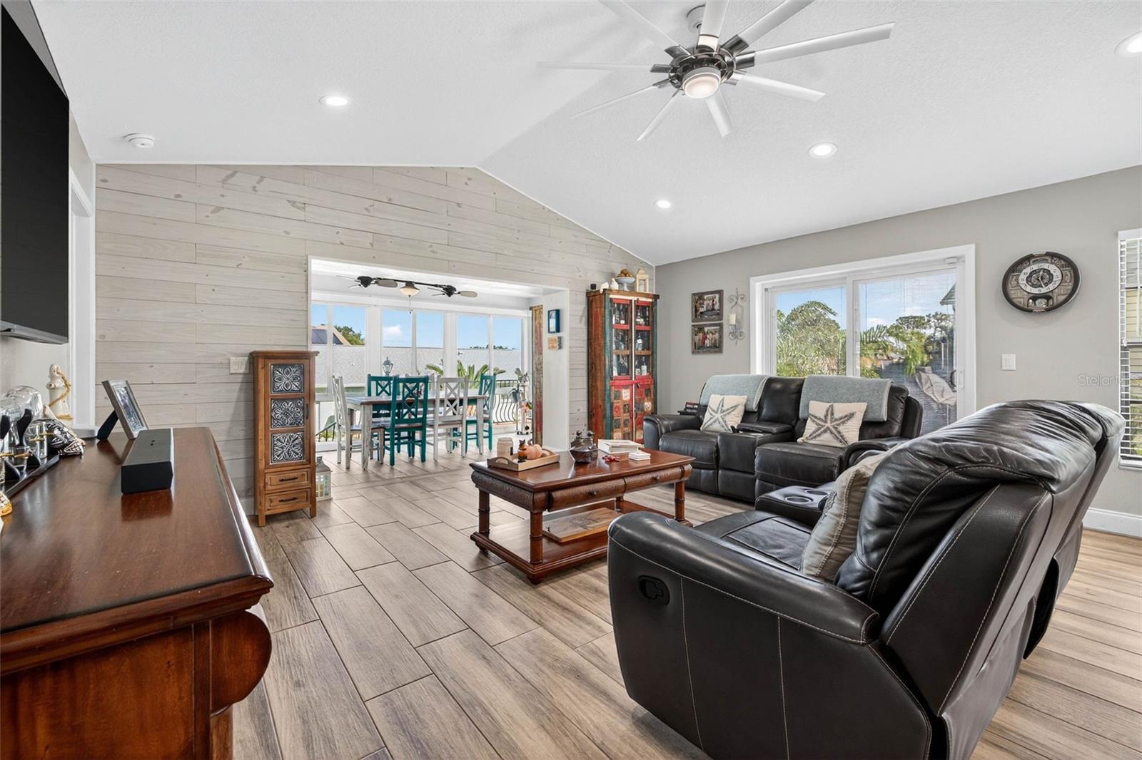 GULF HARBORS WOODLANDS - Residential