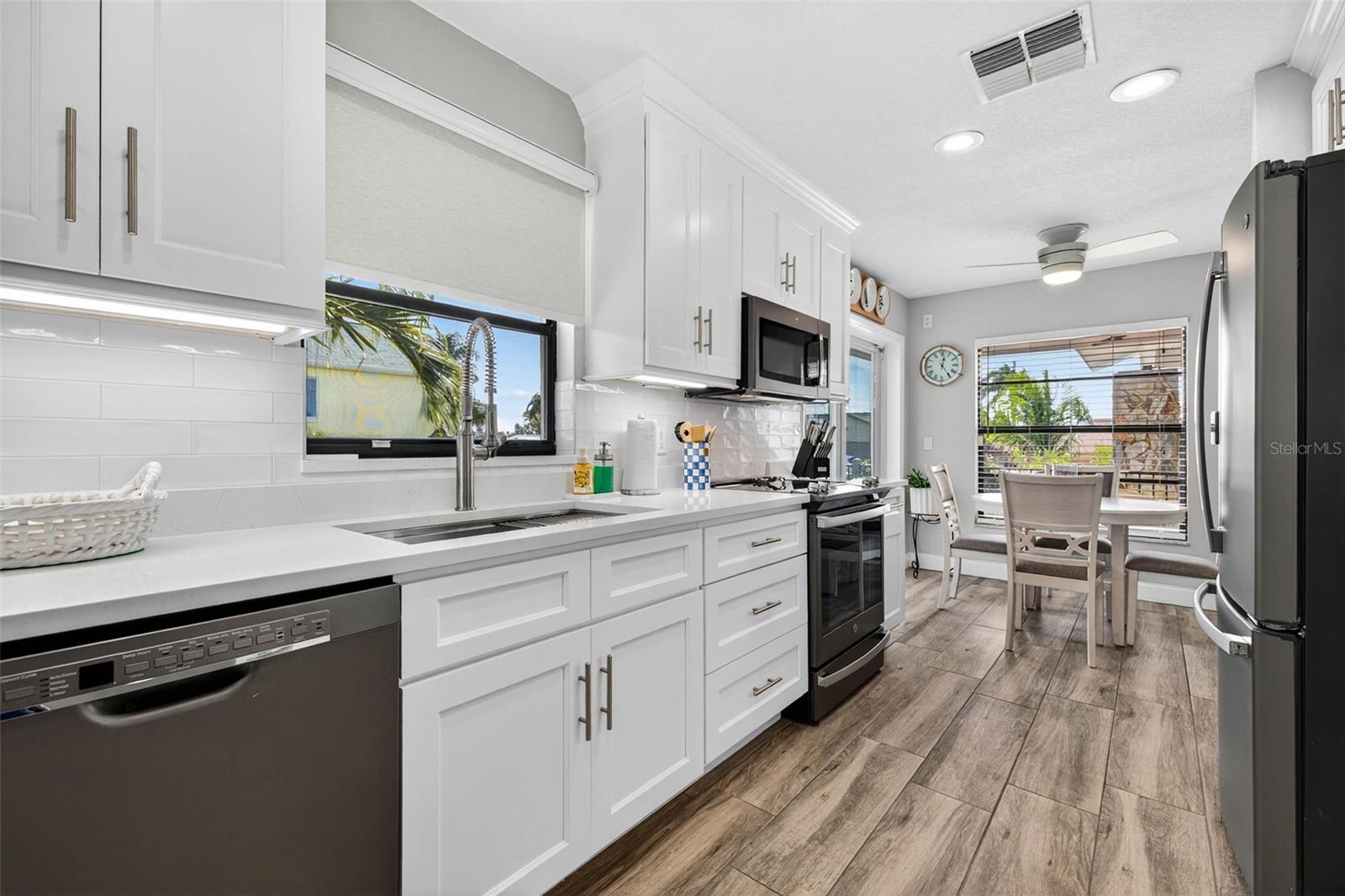 GULF HARBORS WOODLANDS - Residential